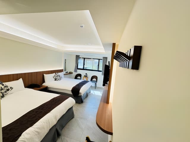 Deluxe 2-bed Room