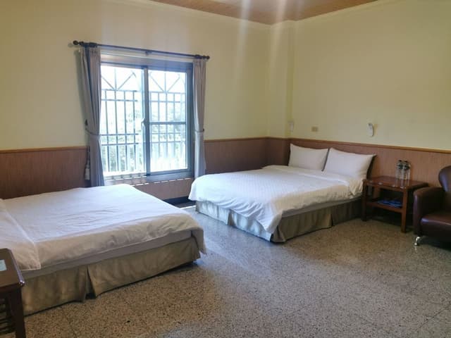 Quadruple Room (Oolong)