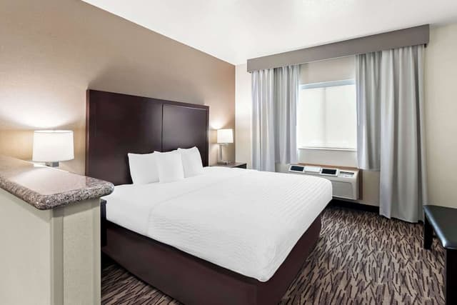 Comfort Room, 1 King Bed, Non Smoking