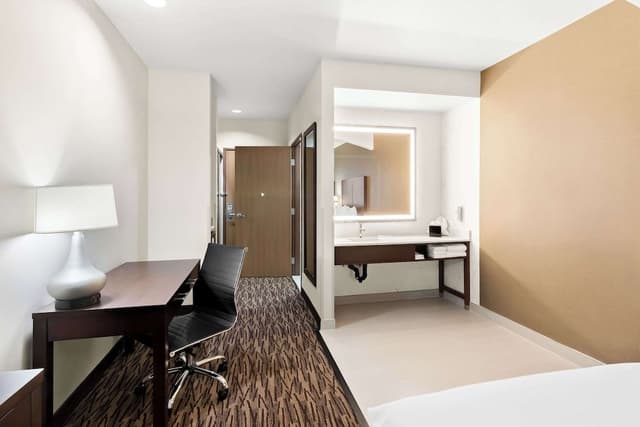 Comfort Double Room, 2 Queen Beds, Non Smoking (Upgrade)