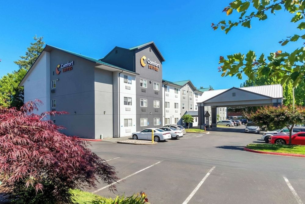 Comfort Suites Portland Airport2