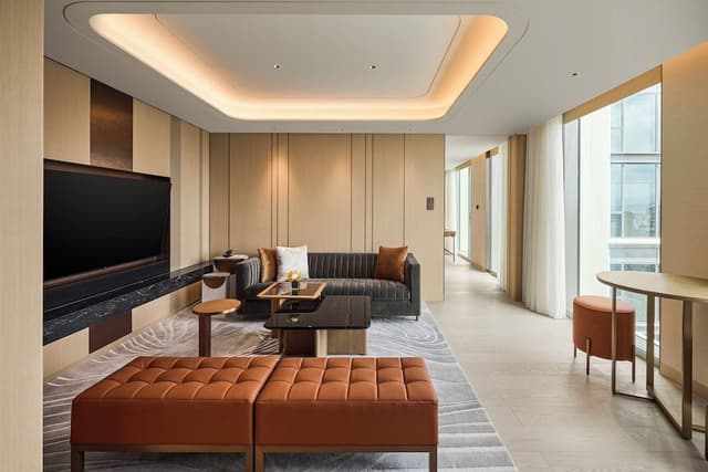 Suite, 1 King Bed (Midtown)