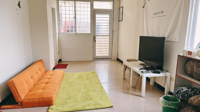 Private 6-Bed Room with Private Bathroom