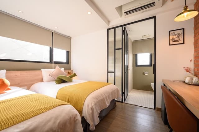 Deluxe Twin Room-Bathtub