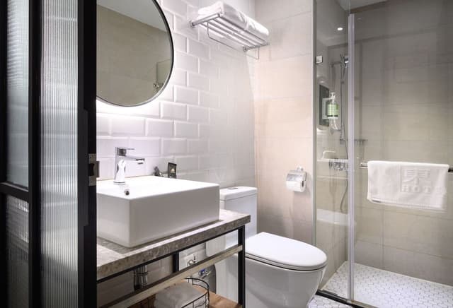 Standard Double Room-NO WINDOW