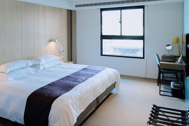 Standard Room, 1 King Bed