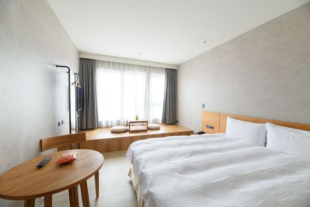 City Room, Multiple Beds