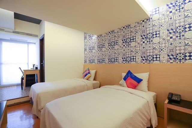 Standard Twin Room with Balcony