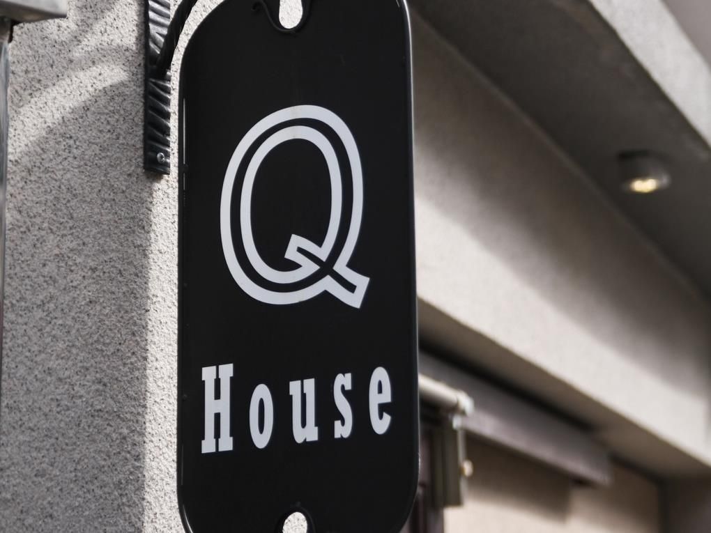 Q House3