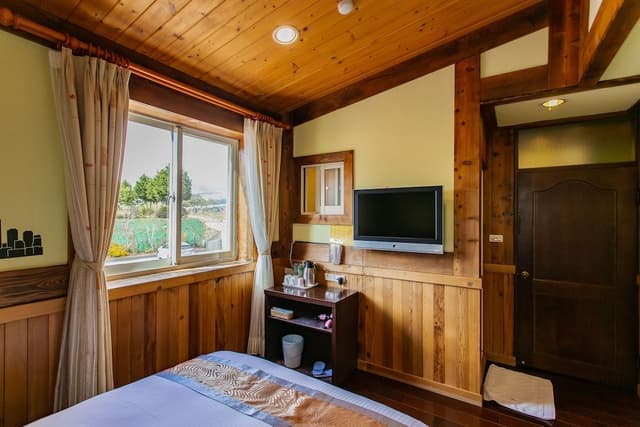 Standard Double Room (-A-)