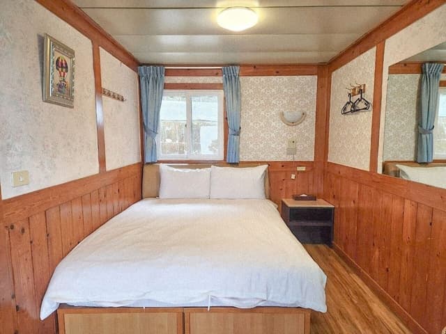 Double Bed Room With Mountain View