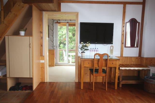 Deluxe Suite, Mezzanine