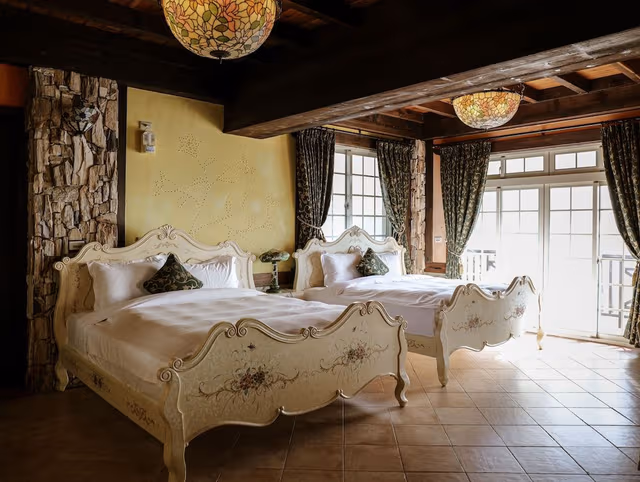 Deluxe Suite