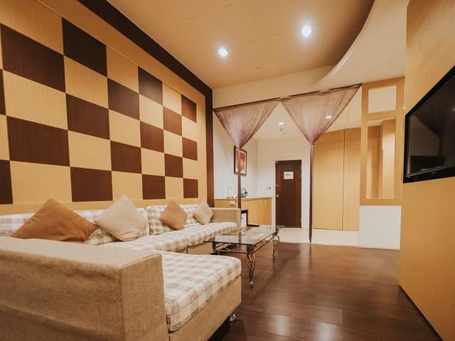 Royal Deluxe Twin Room