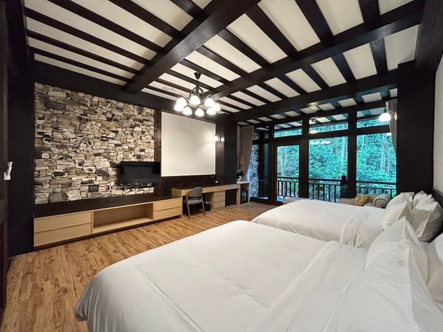 Superior Quadruple Room, 2 Queen Beds, Non Smoking, Mountain View