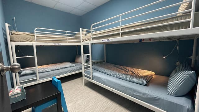Quadruple with Shared Bathroom