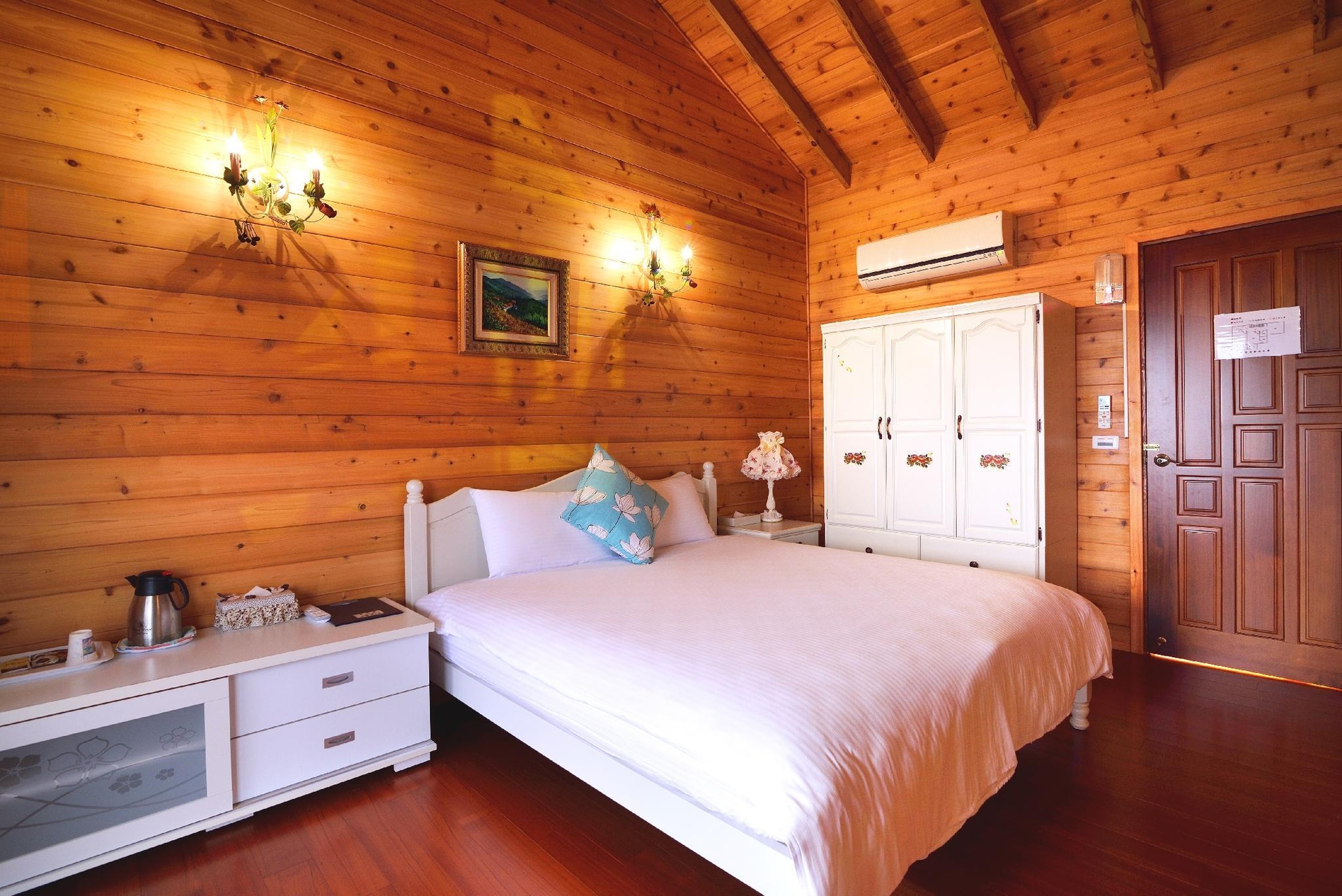 Sitou Flora's House B&B1