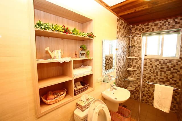 Exclusive Chalet, 1 Queen Bed, Valley View, Courtyard Area