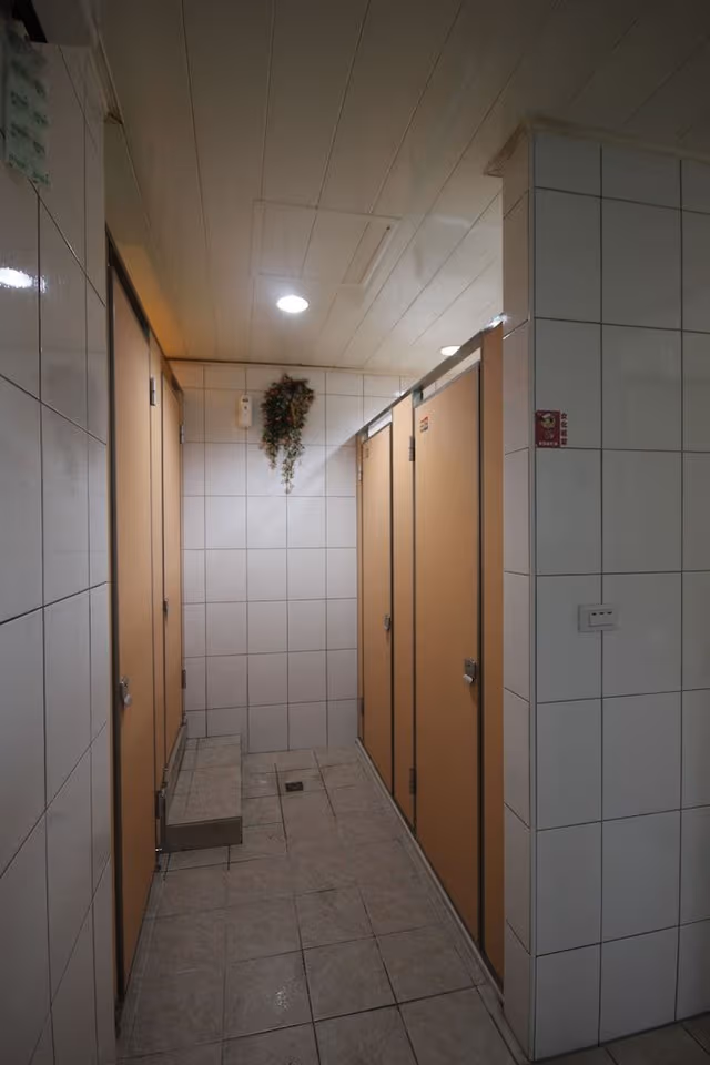 Basic Double Room, Shared Bathroom