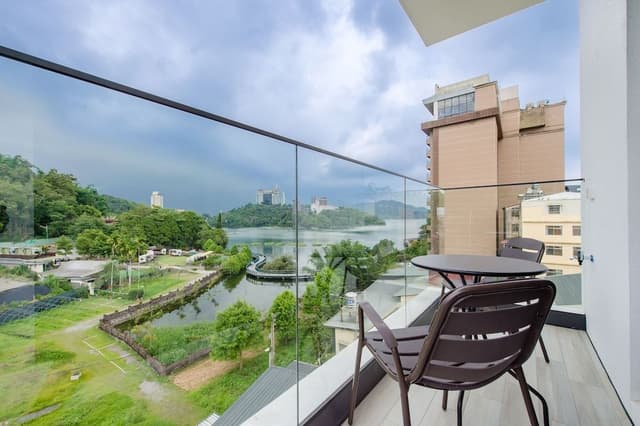Lake View Family Room with Balcony