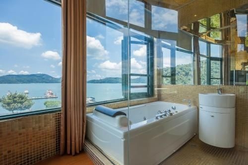 โรงแรมซุยอาน เลคไซด์ (Sun Moon Lake Waterfront Resort Hotel)1