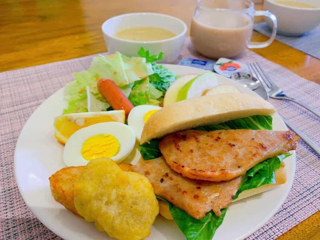 เลค บีแอนด์บี เลค บีแอนด์บี