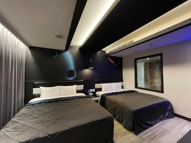Quadruple Room with Garage