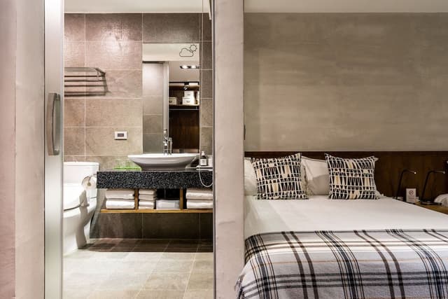 Superior Quadruple Room, 2 Double Beds (2B)