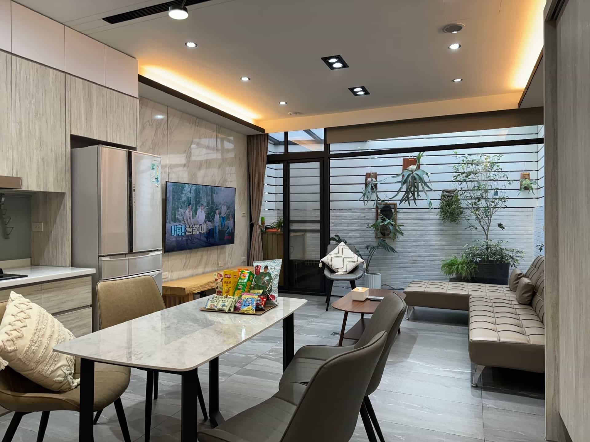 Triple One Entire Home 慶東111私人招待所 包棟民宿 Triple One Entire Home 慶東111私人招待所 包棟民宿