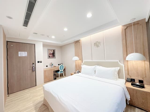 Deluxe Double Room (With Parking)