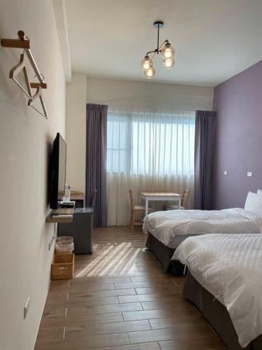 Twin Room with Bathtub