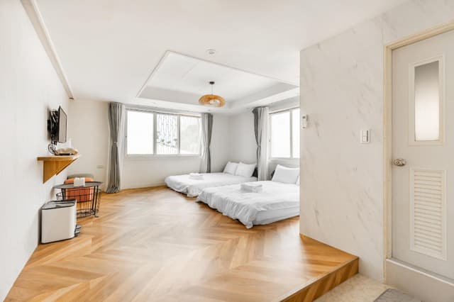 Classic Quadruple Room