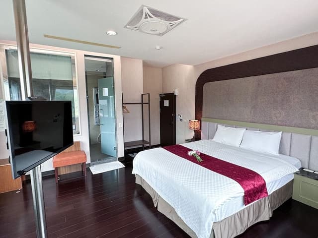 Honeymoon Room