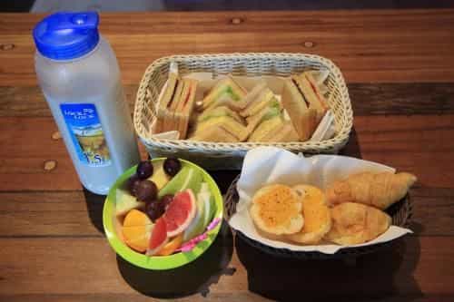 วี เลิฟ บีแอนด์บี วี เลิฟ บีแอนด์บี
