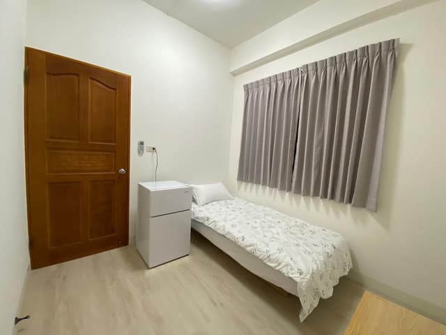 Business Single Room without Window