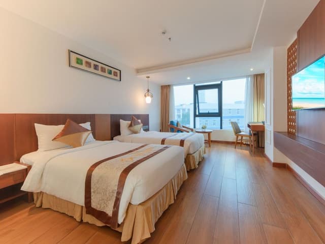Deluxe Room, City View