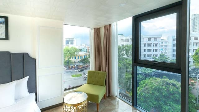 Deluxe Room, City View