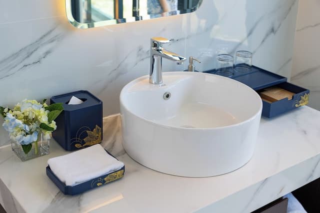 Honeymoon Suite, 1 King Bed, Balcony, Sea View