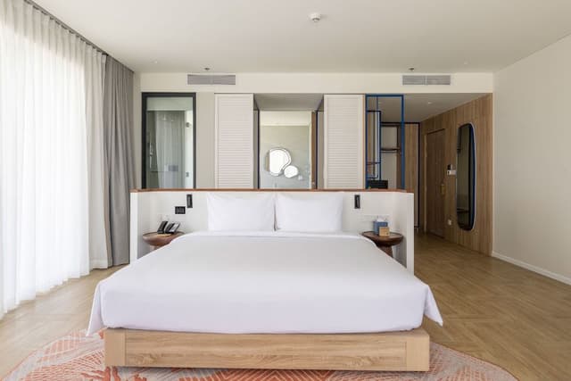 Panoramic Deluxe Ocean View