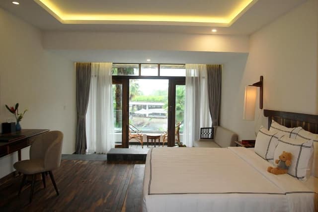 Balcony Sea View King