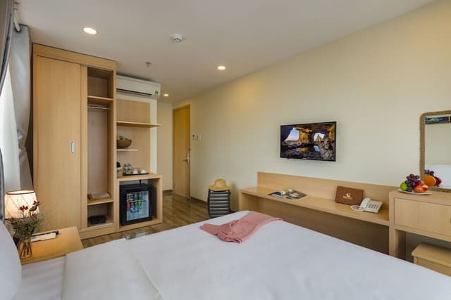 Deluxe Triple Room, City View
