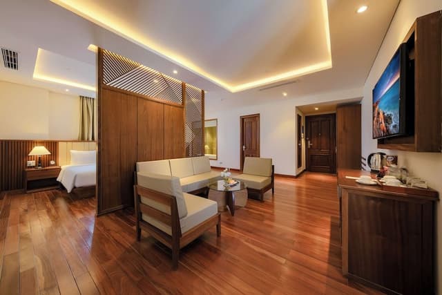 Suite Triple City View