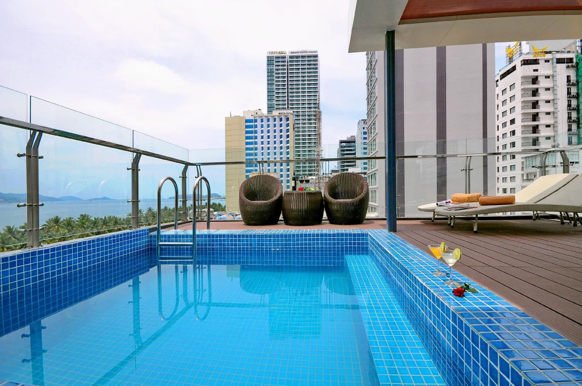 โรงแรมอะพอลโล ญาจาง โรงแรมอะพอลโล ญาจาง