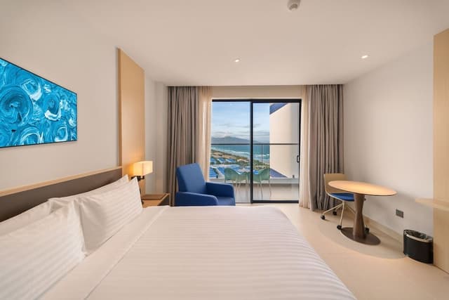 Deluxe King Room with Seaview
