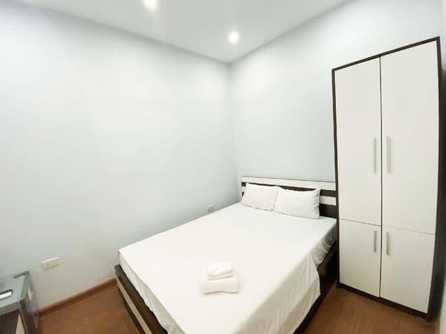 Standard - 1 Queen Bed