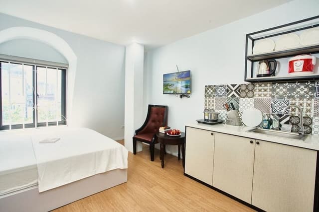 Superior Studio Suite, City View