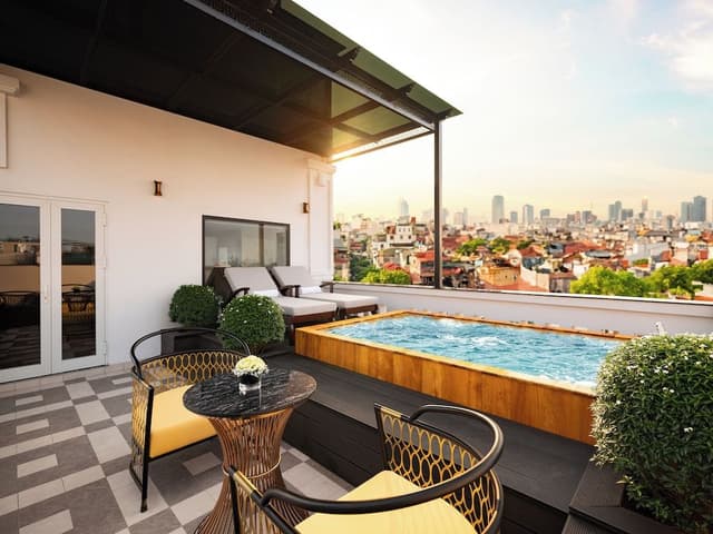 Minerva Suite with Outdoor Jacuzzi