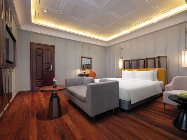Minerva Suite with Outdoor Jacuzzi