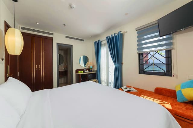Premier Double Room, City View