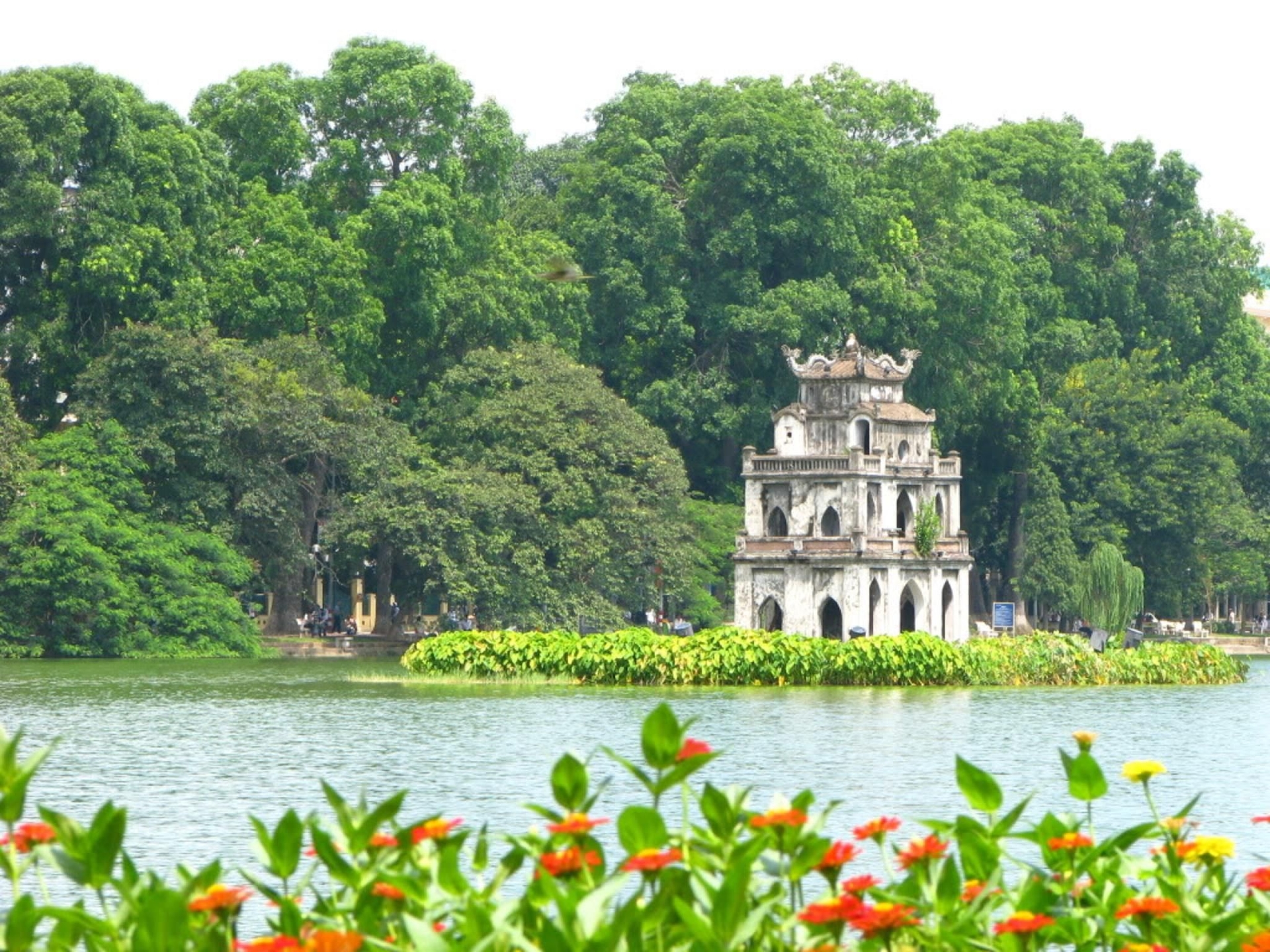 Queen Nhan Chinh Hotel4